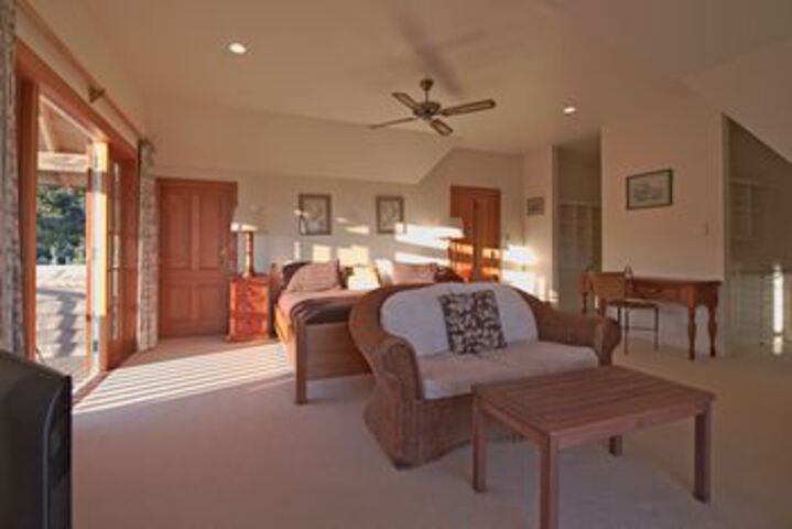 Room 6 of 14
