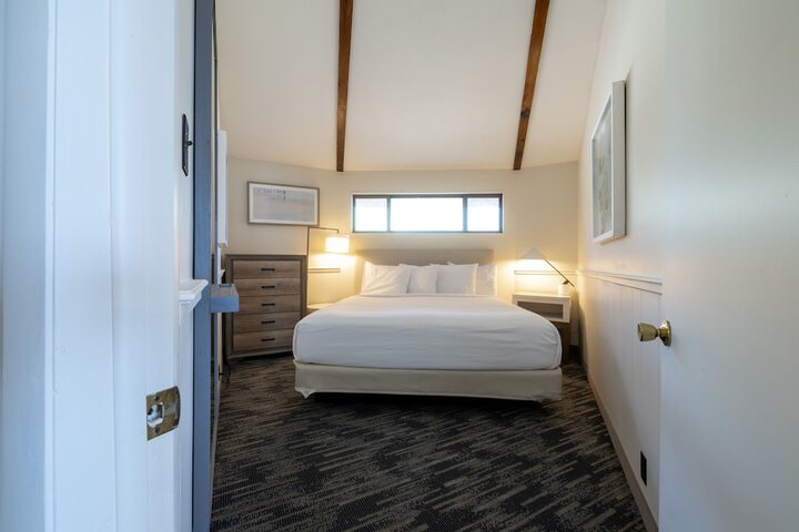 Room 8 of 324