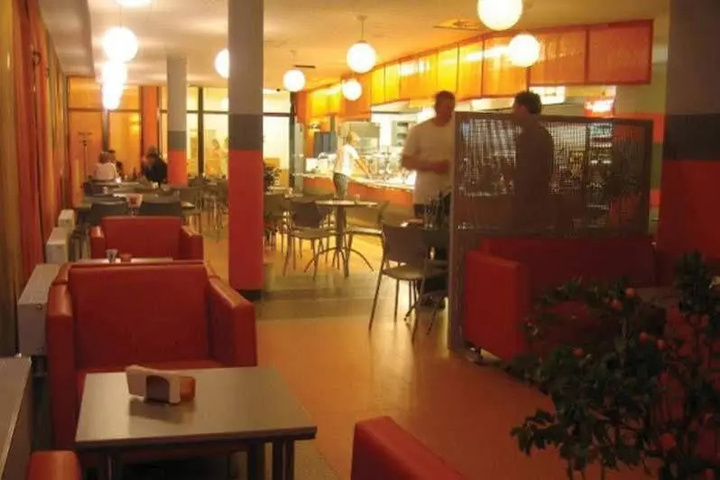 Dining 4 of 5