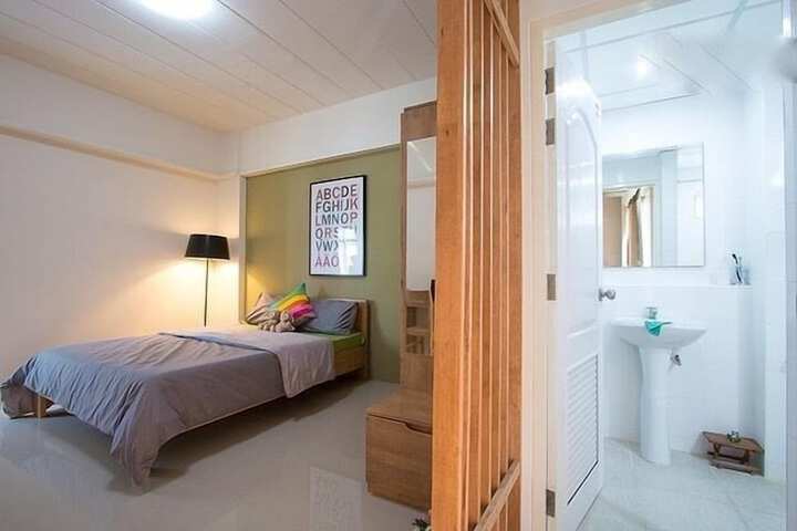 Room 10 of 24
