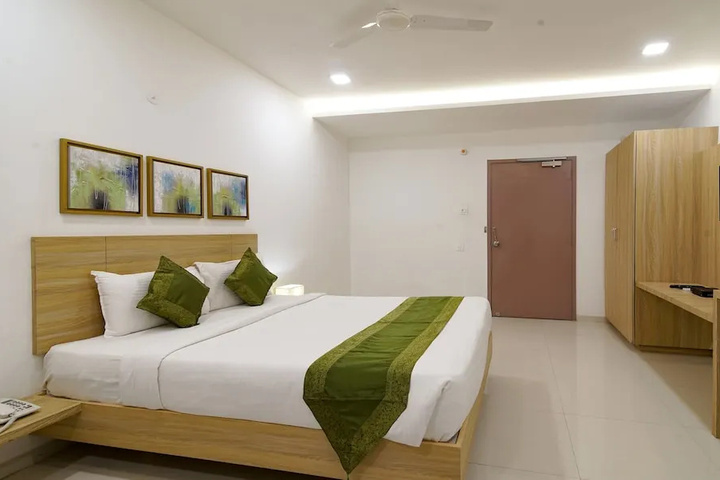 Room 2 of 11