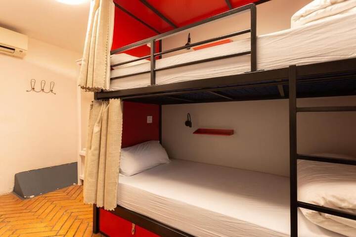 Room 84 of 147