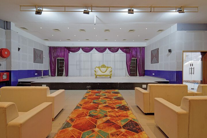 Ballroom/Hall 33 of 39