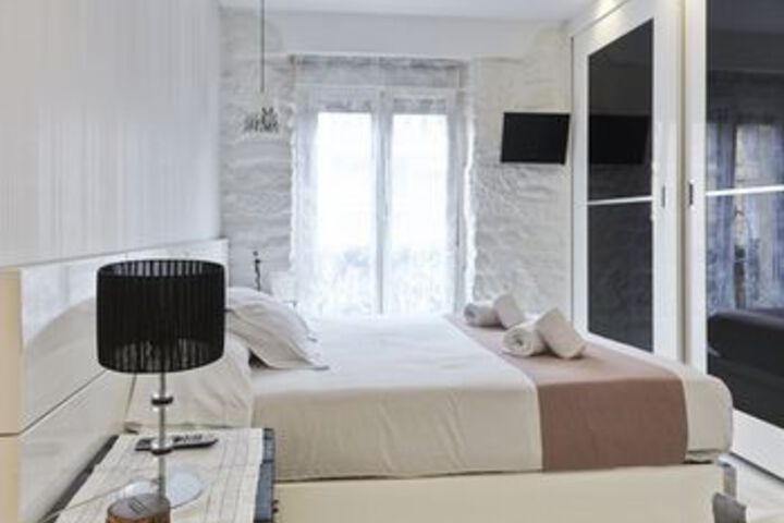 Room 10 of 34
