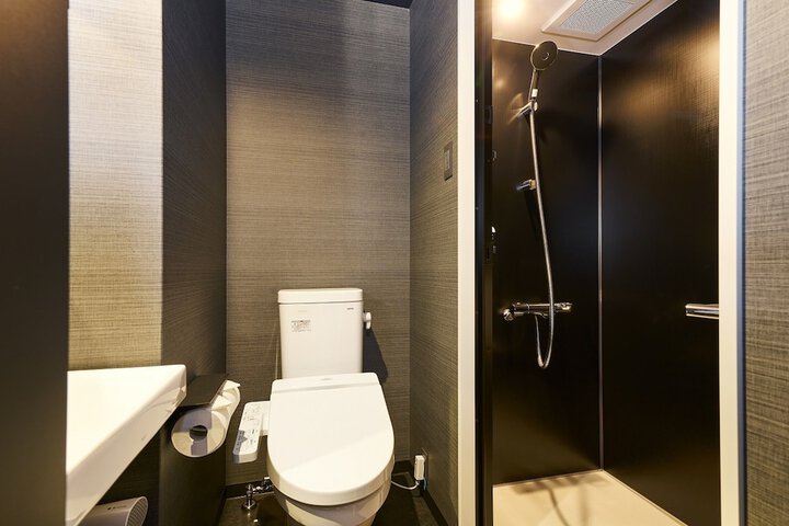 Room 37 of 48