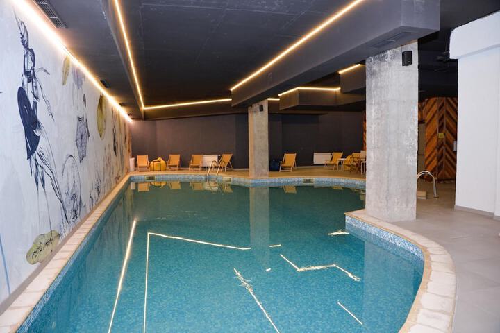 Hotel Pool