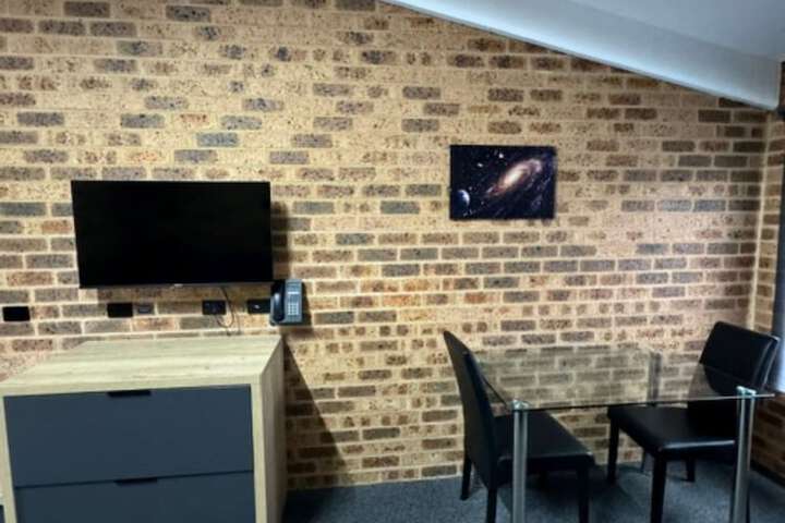 Room 16 of 32
