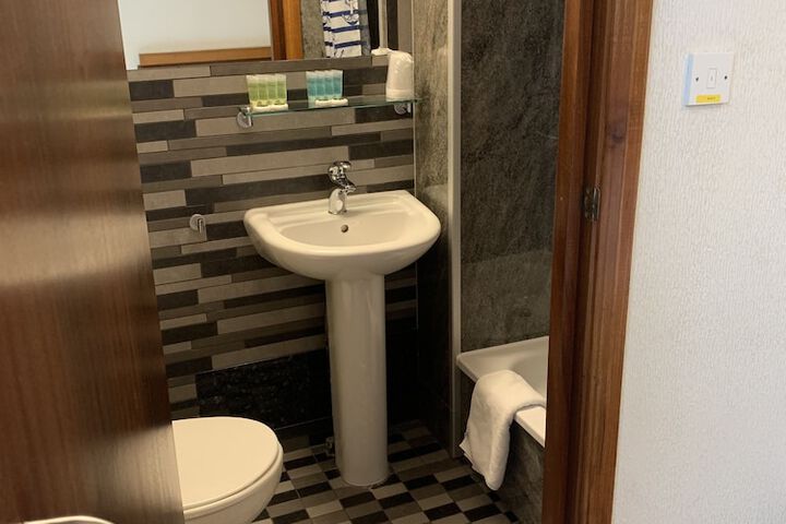 Room 51 of 64