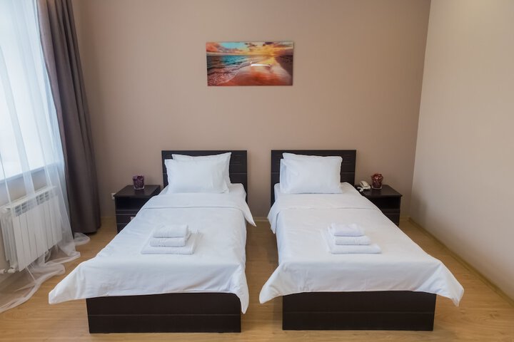 Room 8 of 34