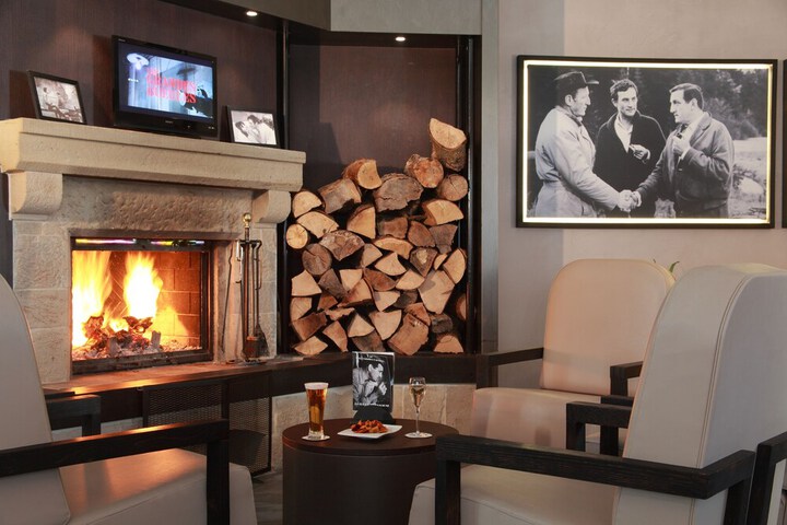 Lounge 57 of 71