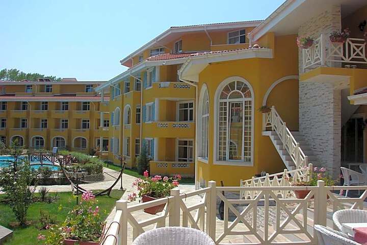 Photo 6