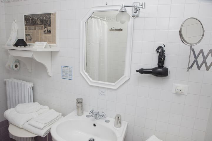 Clean Restrooms