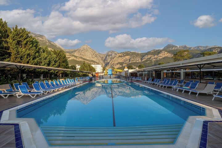 Pool 22 of 121
