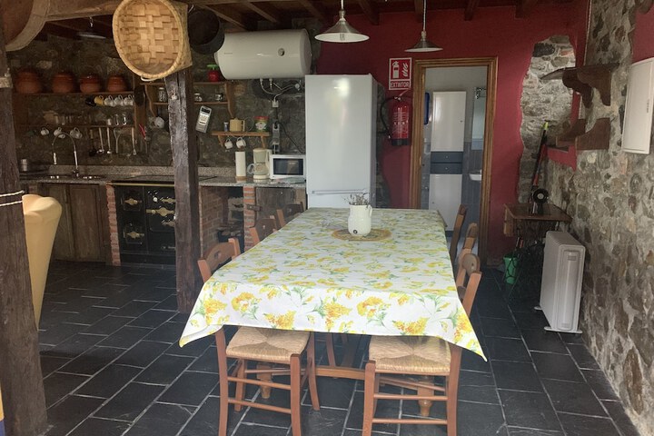 Room 8 of 27