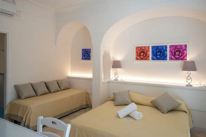 Room 12 of 98
