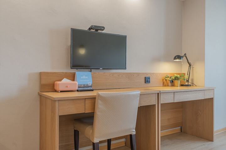 Room 3 of 39