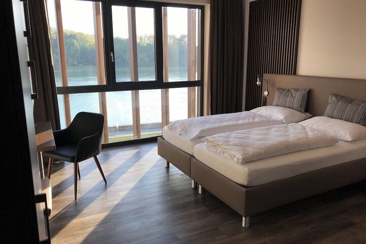 Room 9 of 75