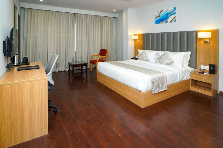 Room 10 of 36