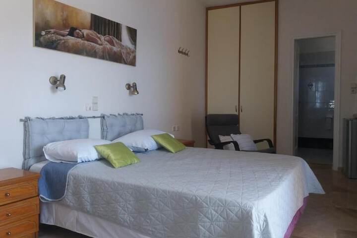 Room 2 of 18