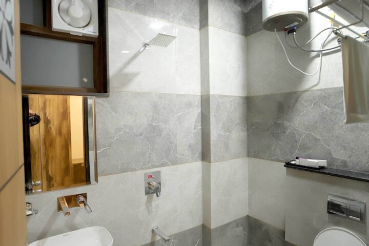 Room 15 of 19