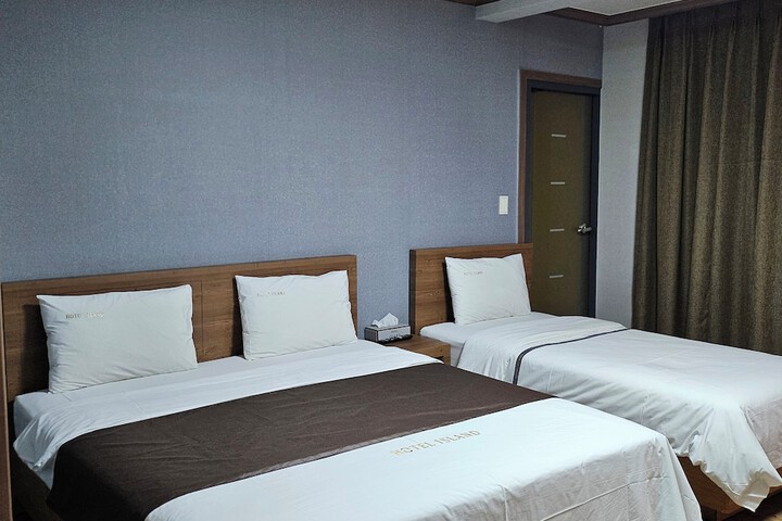 Room 8 of 41