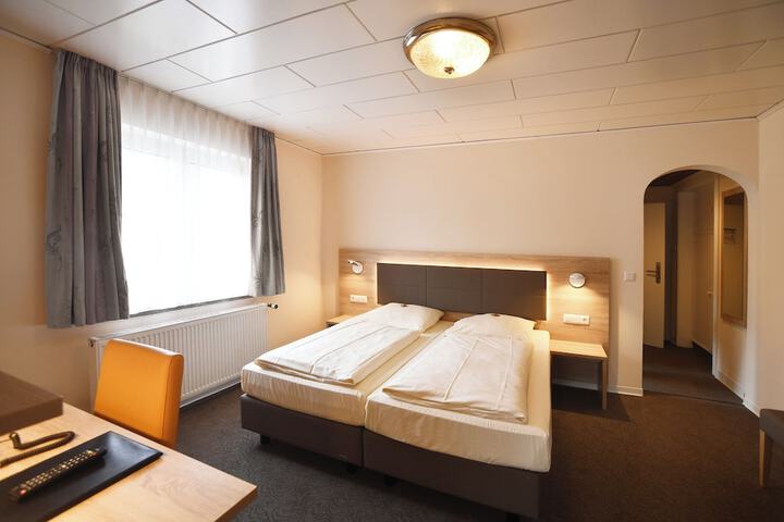 Room 19 of 83