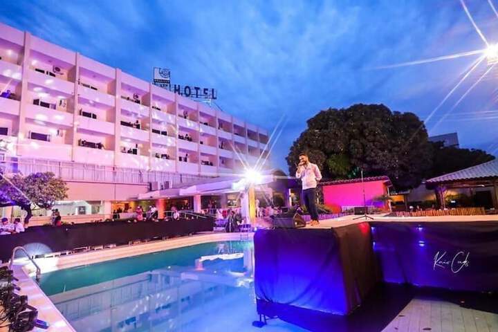 Hotel Pool