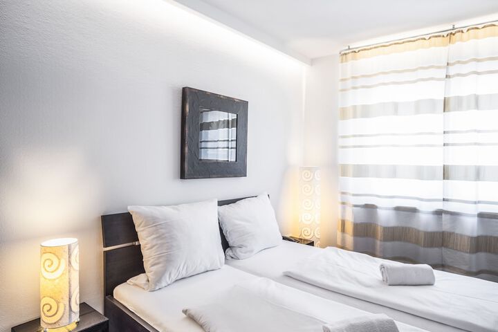 Room 2 of 61