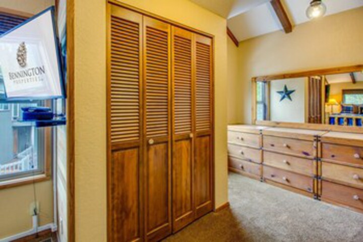 Room 25 of 28