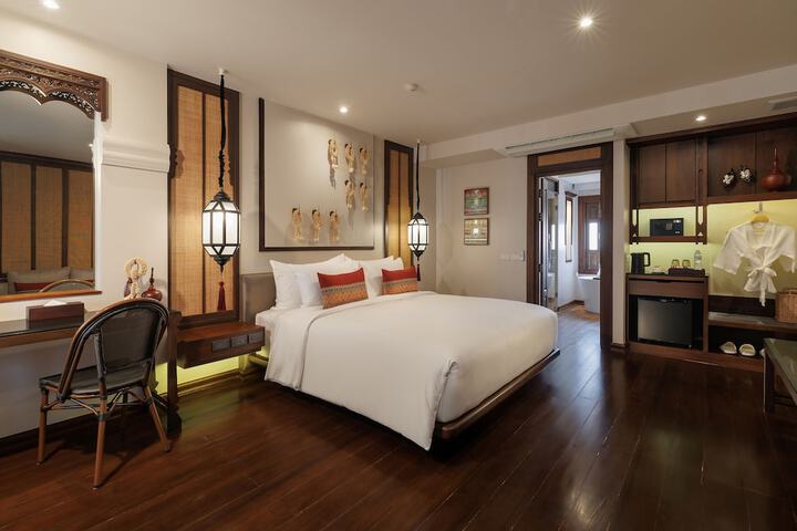 Room 10 of 46
