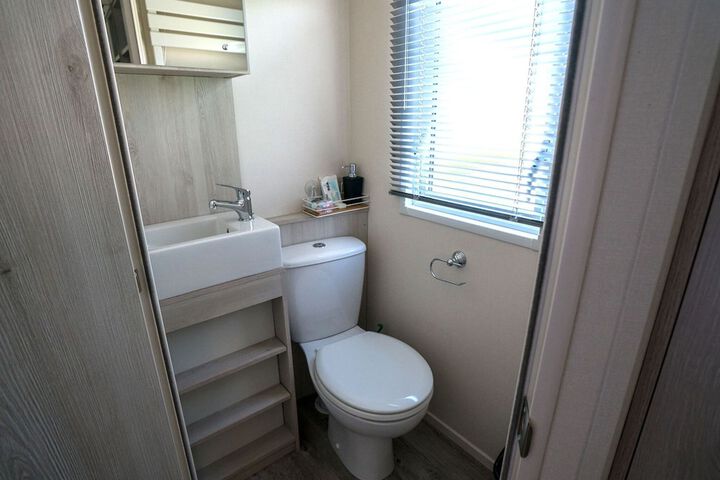 Room 17 of 42