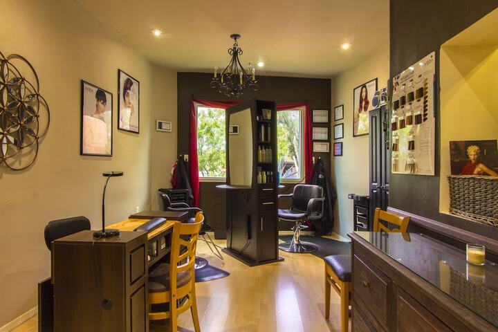 Hair salon