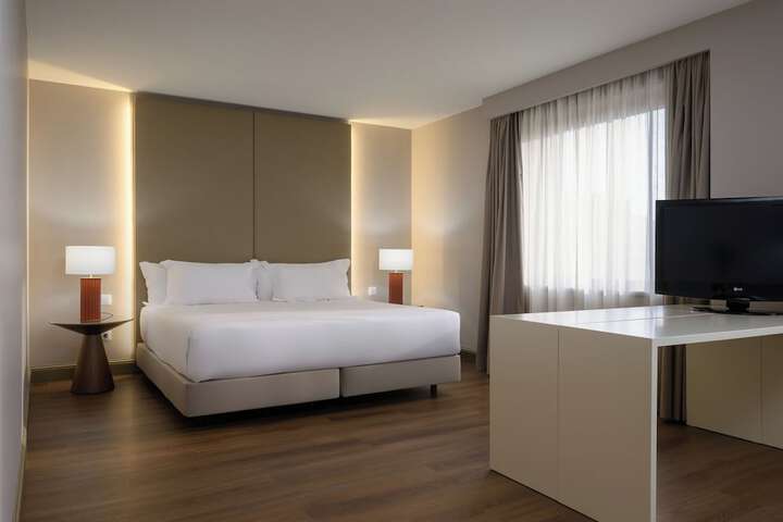 Room 7 of 40