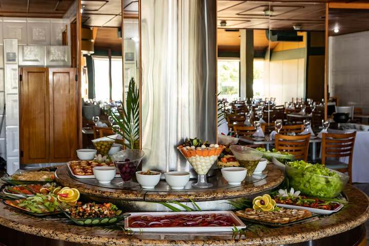 Dining 47 of 60