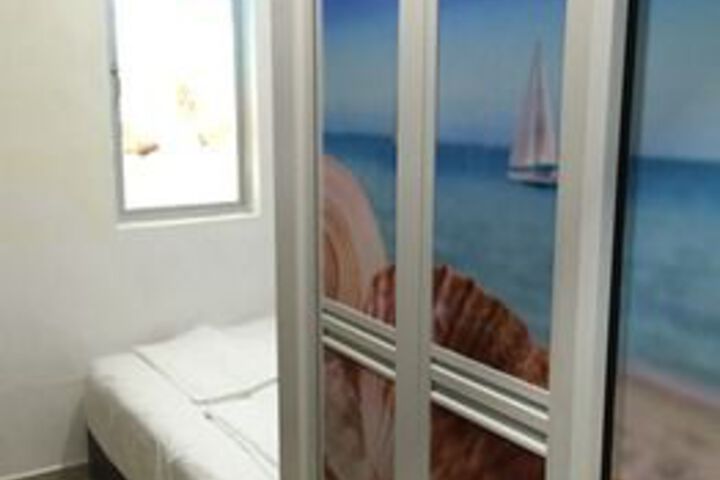 Room 13 of 22