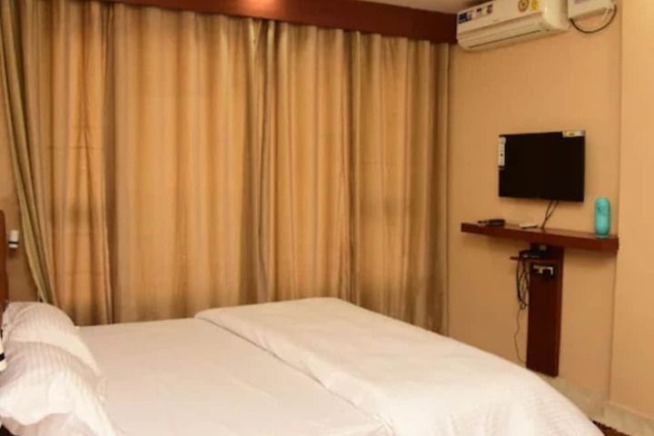 Room 3 of 9