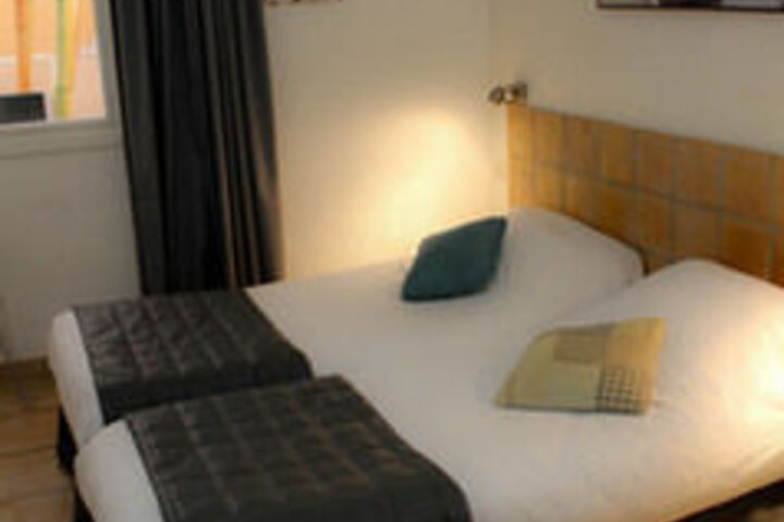 Room 13 of 24