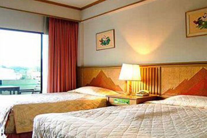 Room 3 of 6