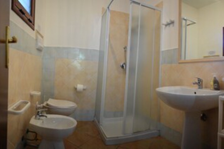 Room 13 of 76