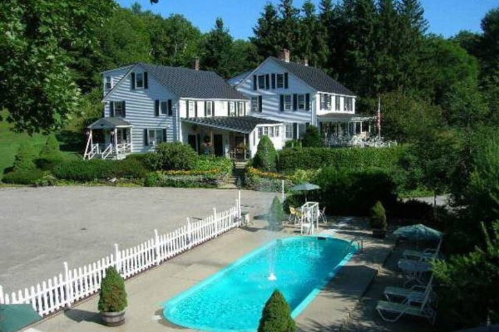 OKEMO INN