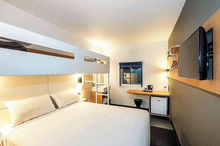 Room 9 of 19