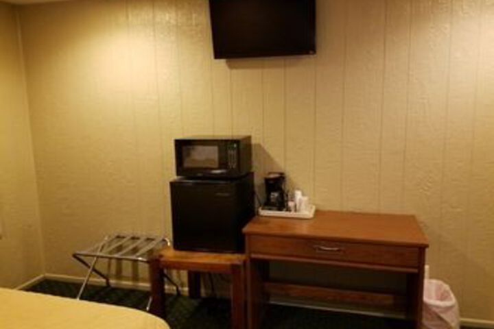 Room 33 of 35