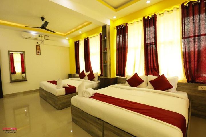 Karapuzha Residency