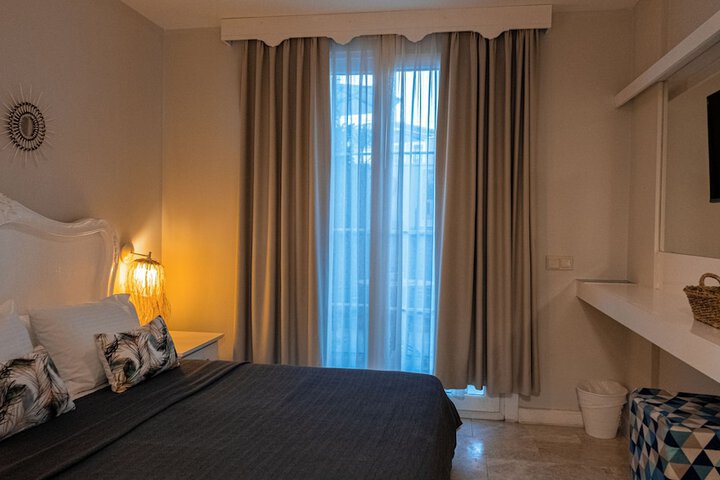 Room 40 of 72