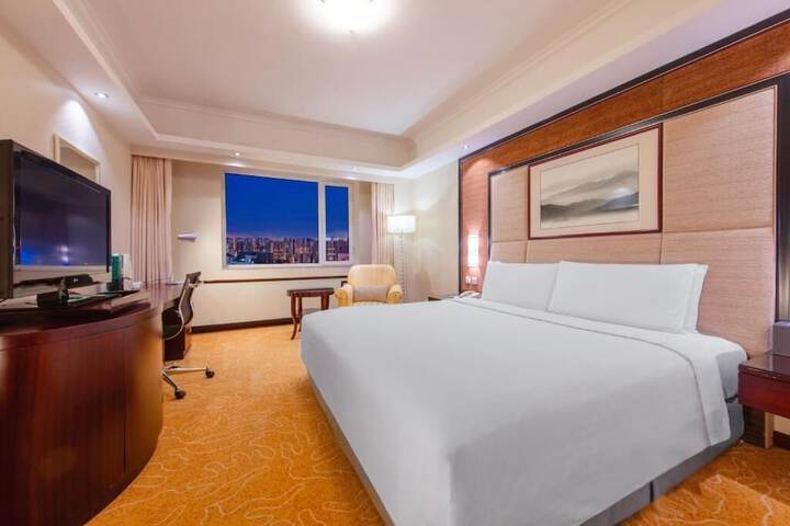 Room 15 of 42