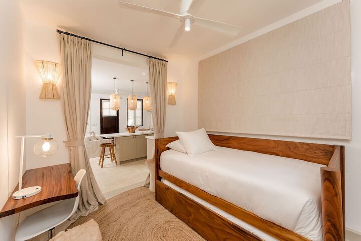 Room 14 of 1000