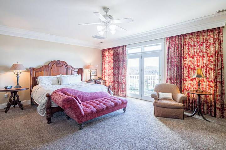 Room 34 of 108