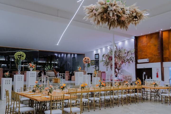 Dining 62 of 99