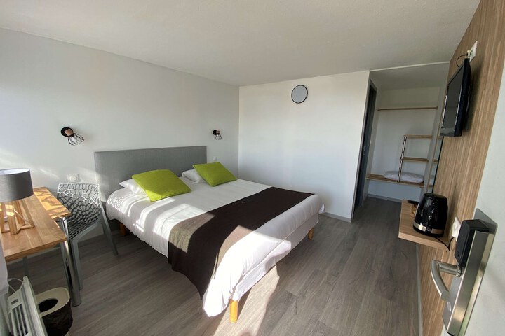 Room 5 of 53