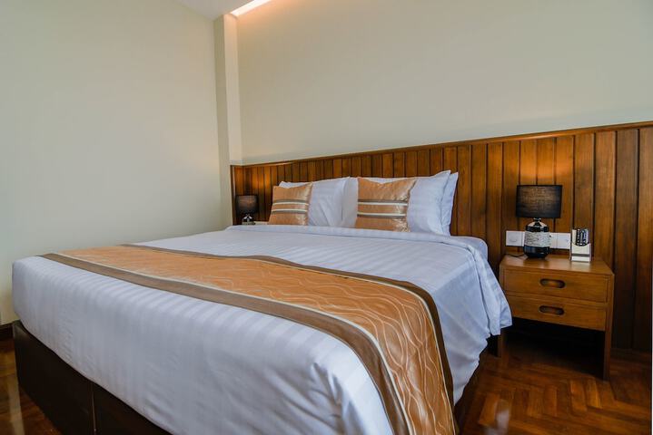 Room 16 of 33